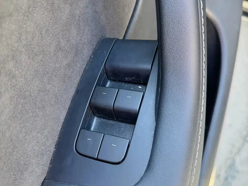 Model Y 2024 rear-wheel drive version купить на сайте DeffCars