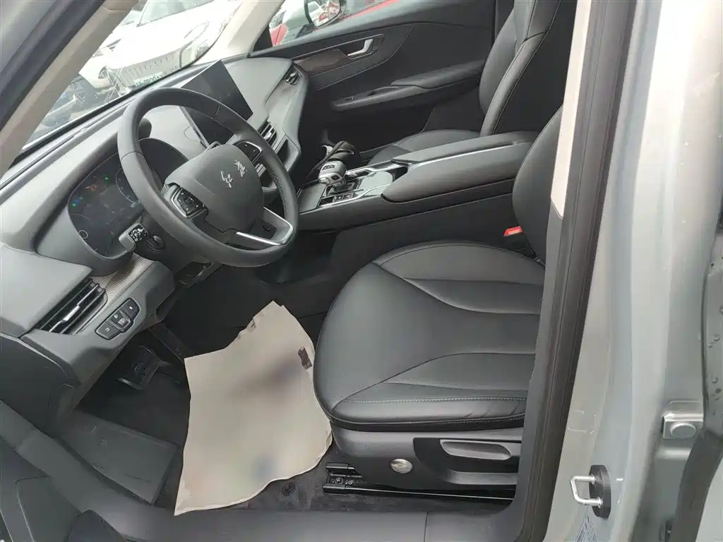 Hongqi E-QM5 2022 431km Charging Enjoyment Edition купить на сайте DeffCars