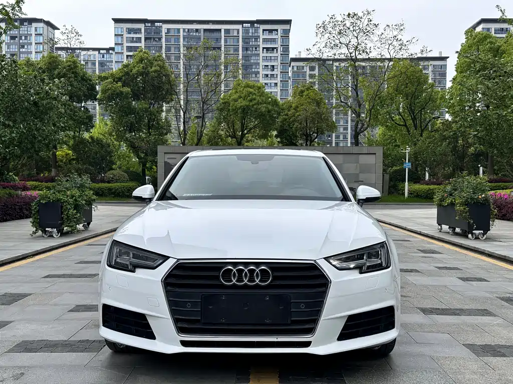 Audi A4L 2017 40 TFSI Fashion Type купить на сайте DeffCars