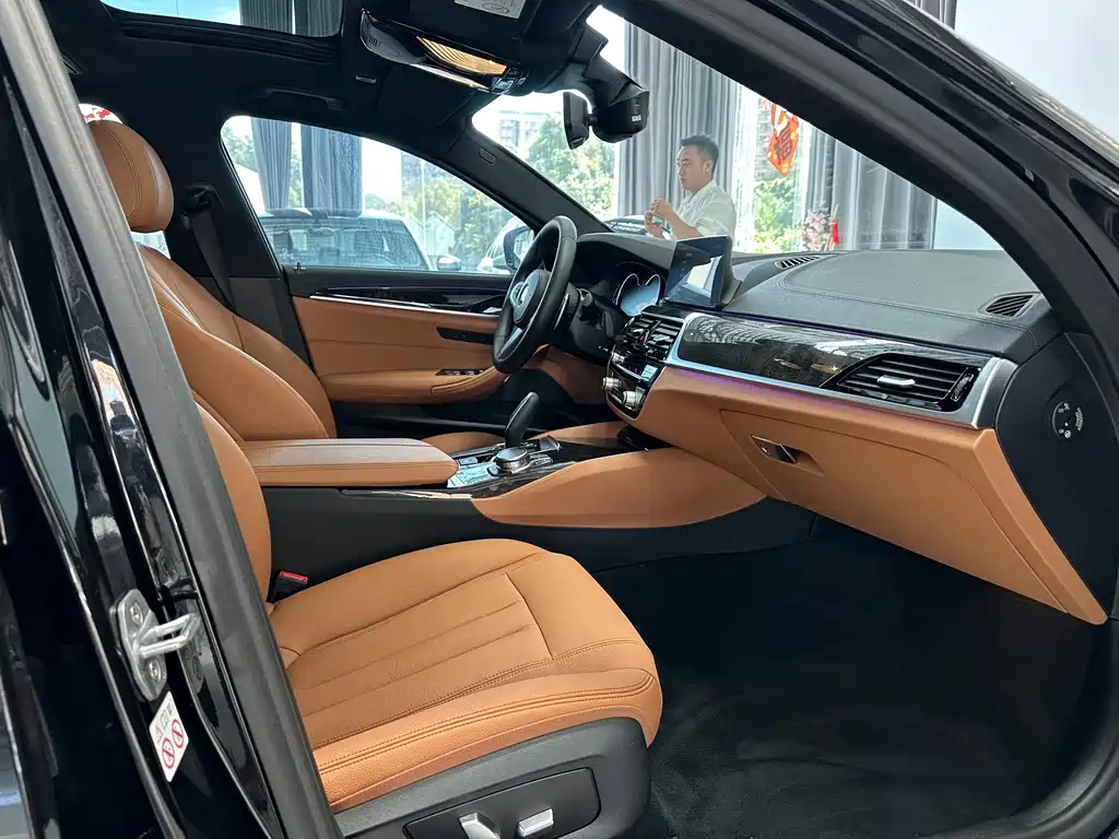 BMW 5 Series 2018 facelift 530Li leading M sports package купить на сайте DeffCars
