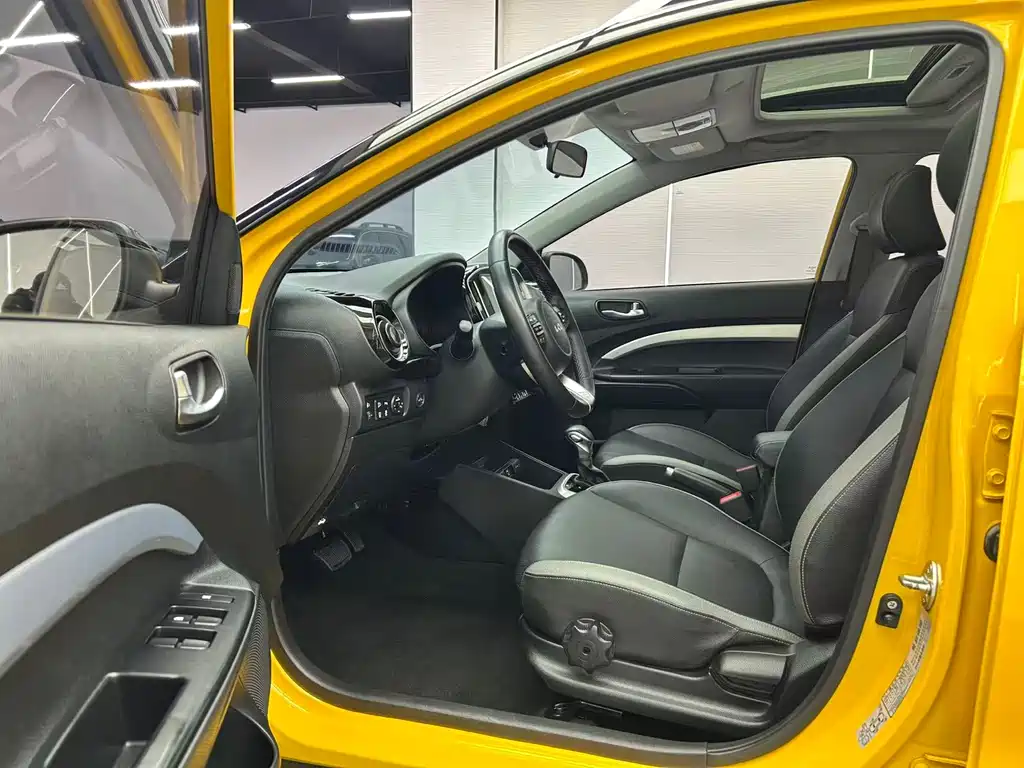 Yipao 2021 1.4L CVT fun sunroof model купить на сайте DeffCars