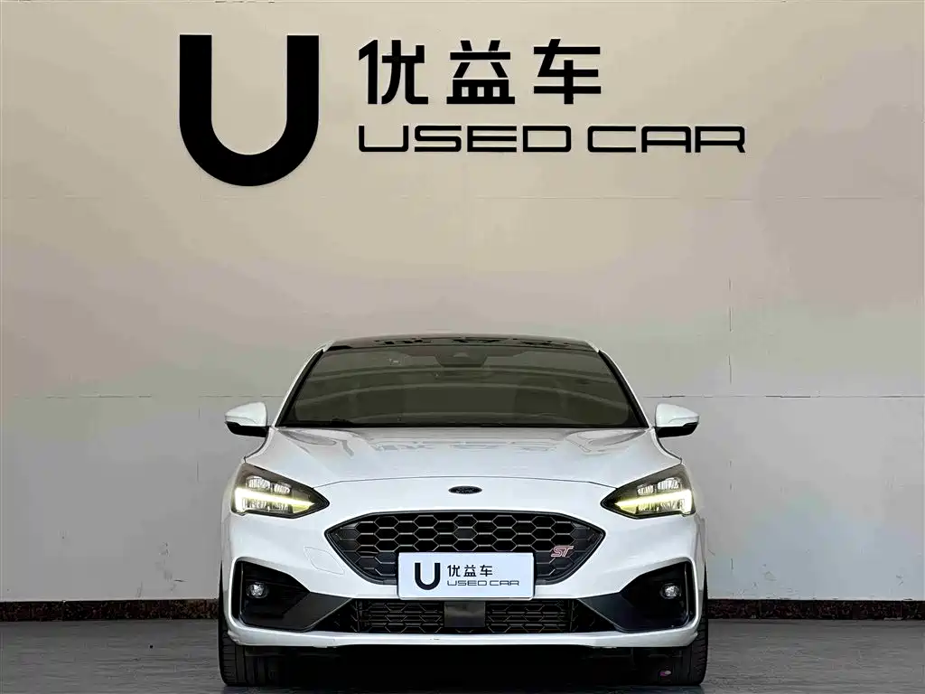 Focus 2021 Sedan EcoBoost 180 Automatic ST Line купить на сайте DeffCars