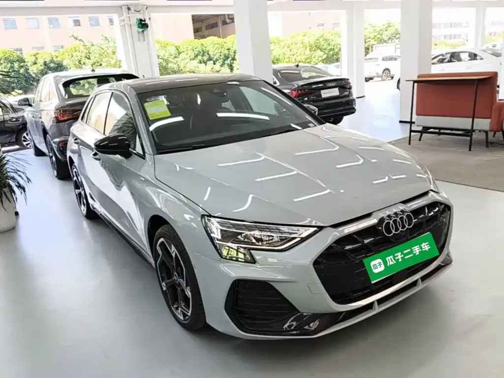 Audi A3 2026 Sportback 35TFSI Flying Spur Premium + Deluxe Choice Pack купить на сайте DeffCars