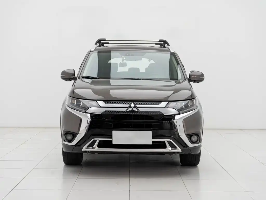 Outlander 2019 2.4L four-wheel drive exclusive version, 7 seats, National VI купить на сайте DeffCars