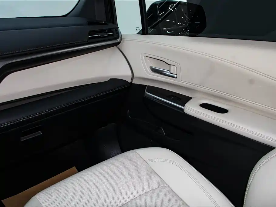 SIENNA 2024 2.5L hybrid four-wheel drive premium version купить на сайте DeffCars