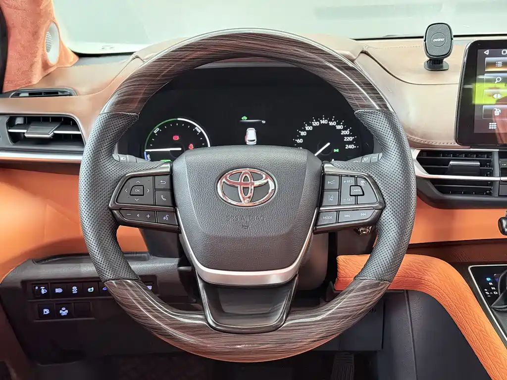 SIENNA 2021 2.5L Hybrid Comfort Edition купить на сайте DeffCars
