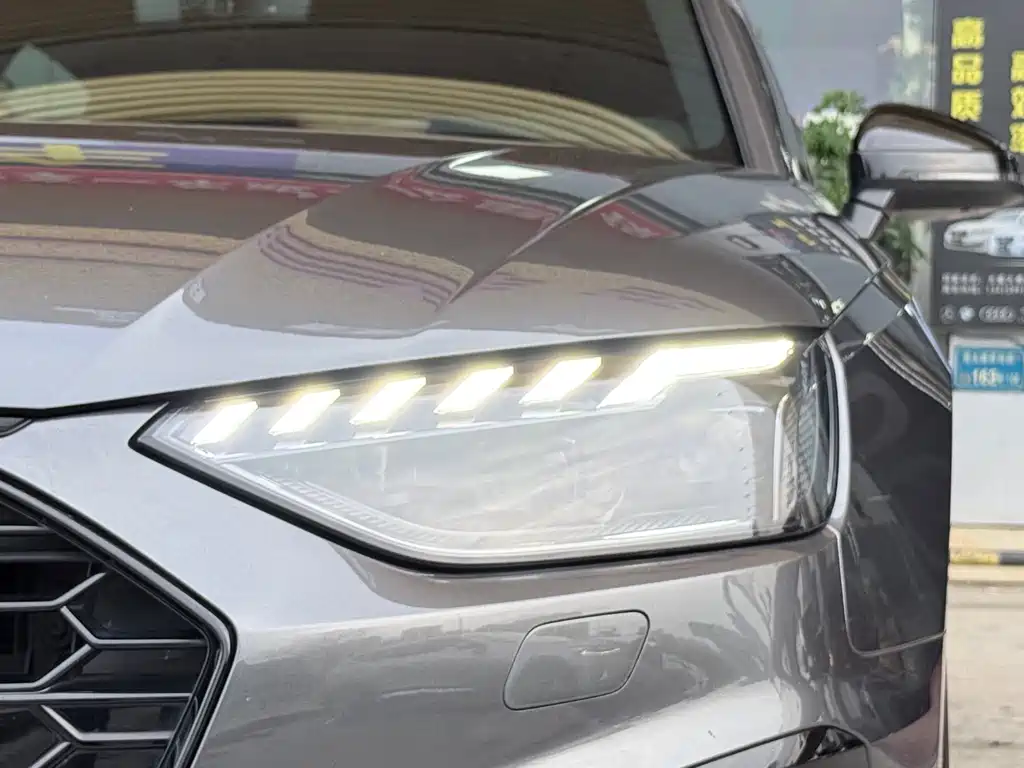 Audi A4L 2024 40 TFSI Luxurious and Dynamic Starry Night Edition купить на сайте DeffCars