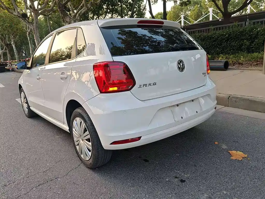Polo 2016 1.6L automatic comfort model купить на сайте DeffCars