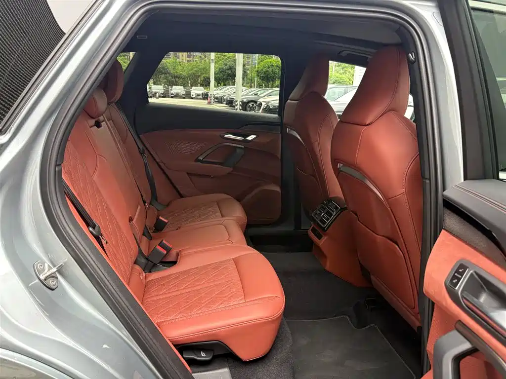 Audi Q5L 2026 2.0T Exclusive Edition for Ten Million Users купить на сайте DeffCars