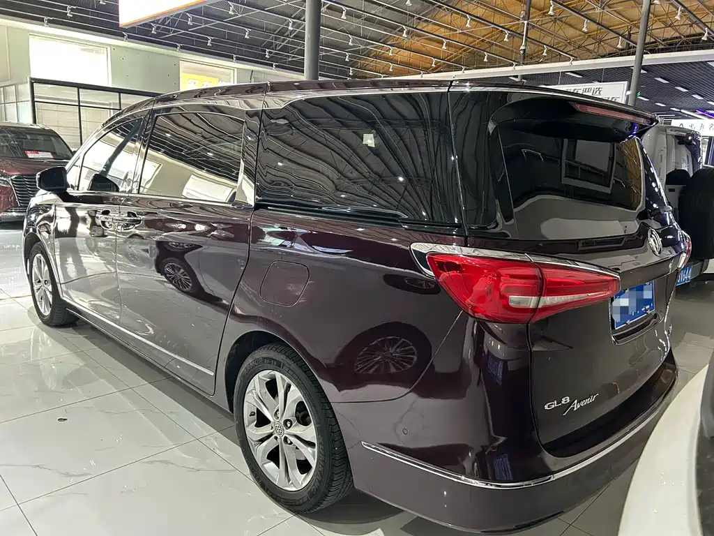 Buick GL8 2017 28T Avenir National V купить на сайте DeffCars