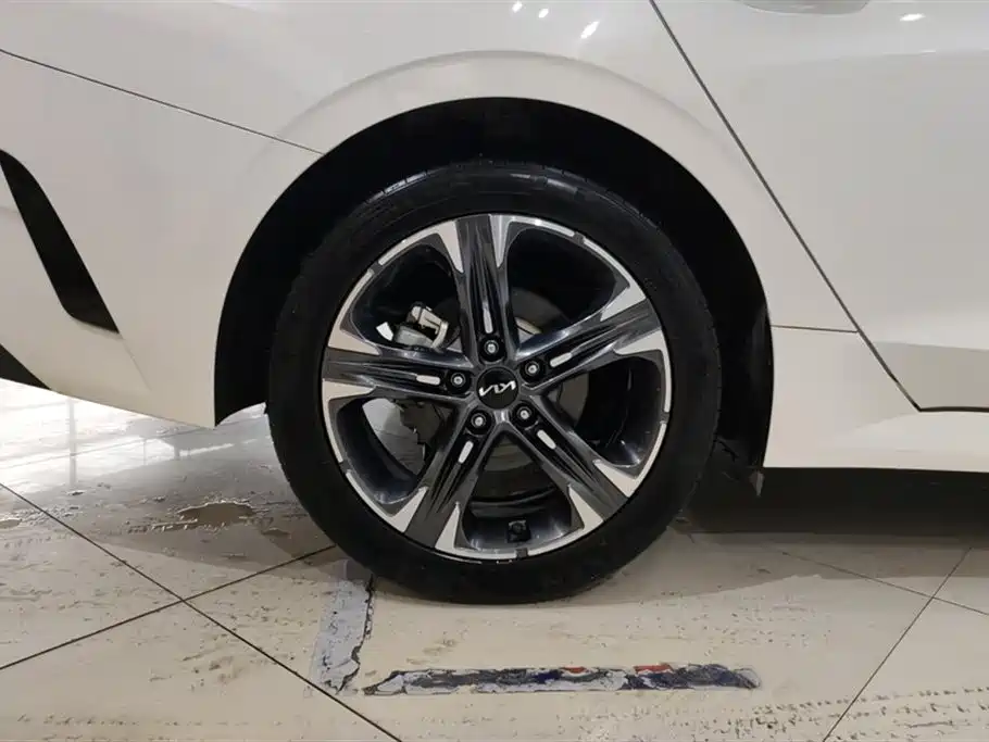 Kia K5 2021 270T CVVD refreshed version купить на сайте DeffCars