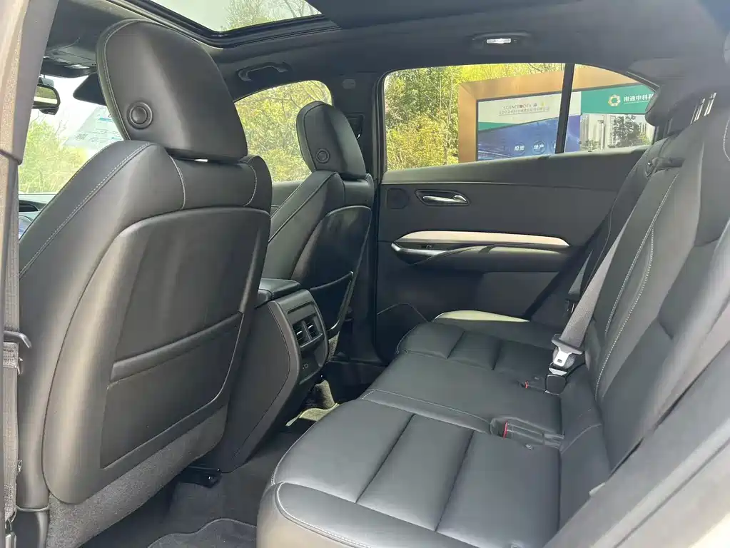 Cadillac XT4 2020 28T two-wheel drive leading model купить на сайте DeffCars