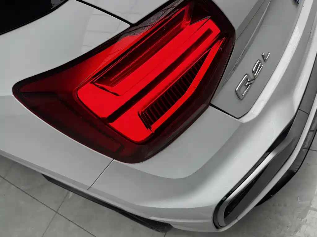 Audi Q2L 2023 35TFSI fashionable and dynamic купить на сайте DeffCars