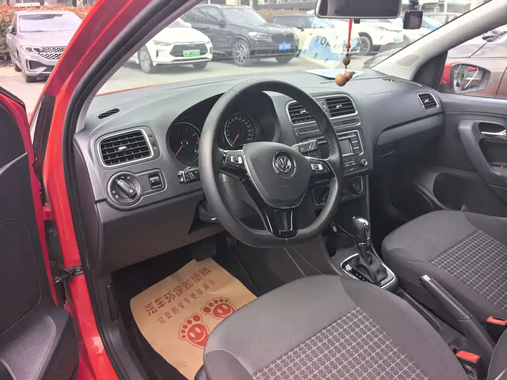 Polo 2016 1.6L automatic comfort model купить на сайте DeffCars