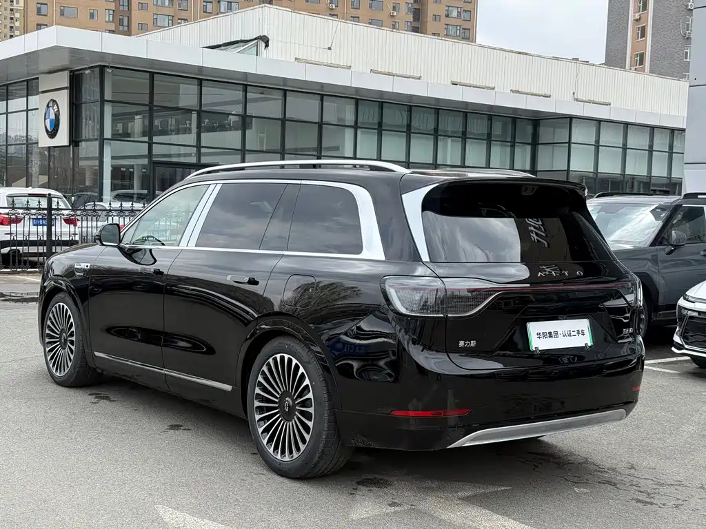 Wenjie M9 2025 extended range Ultra version 52kWh 6-seater version 192-line lidar) купить на сайте DeffCars