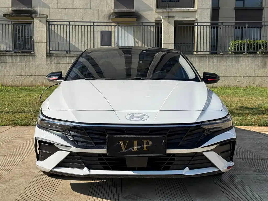 Elantra 2023 1.5L CVT LUX Premium Edition купить на сайте DeffCars