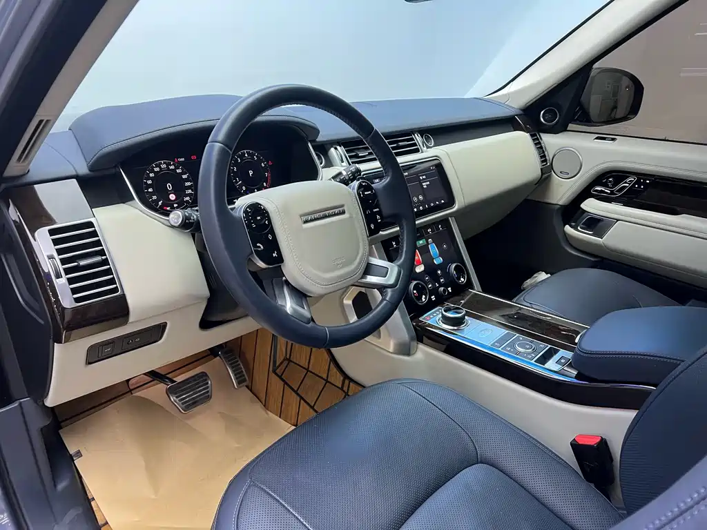 Range Rover 2021 3.0 L6 Legend Extended Classic Edition купить на сайте DeffCars