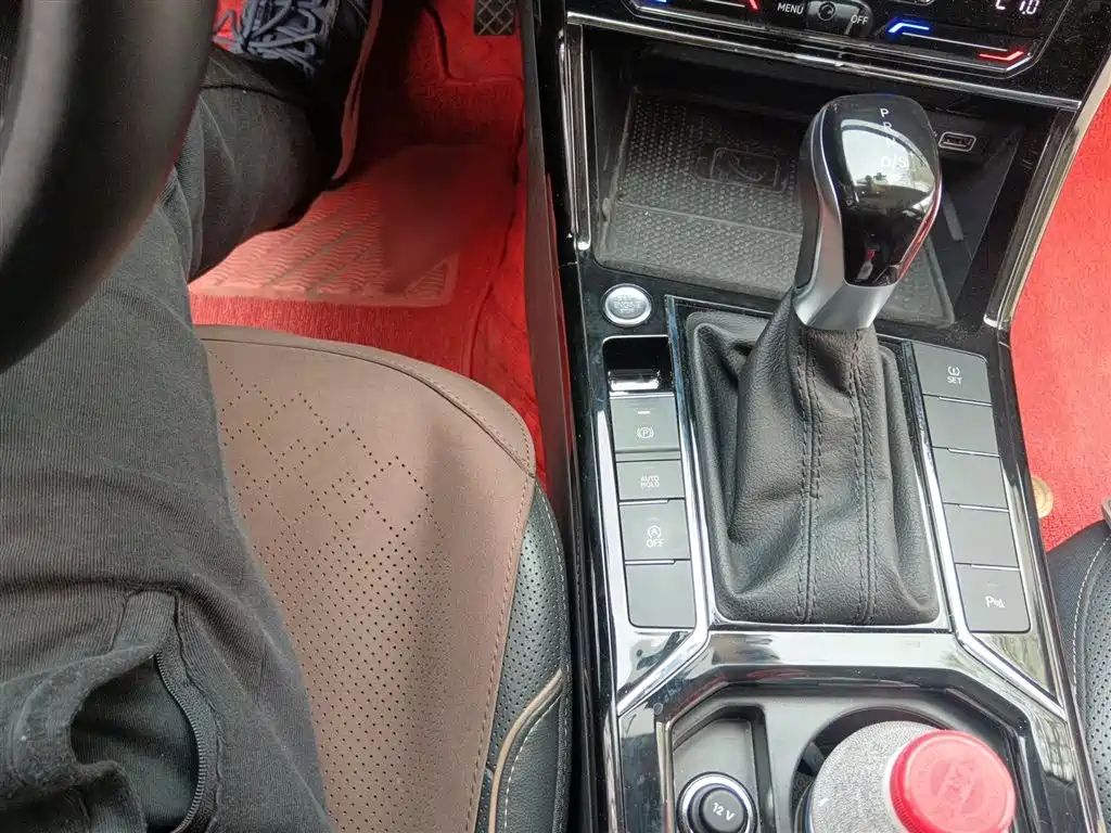 Passat 2020 facelift 330TSI Deluxe Edition National VI купить на сайте DeffCars