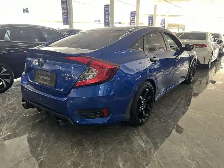 Civic 2016 220TURBO CVT Deluxe Edition купить на сайте DeffCars