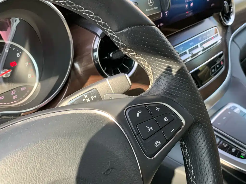 Mercedes-Benz V-Class 2022 V 260 Premium Edition купить на сайте DeffCars