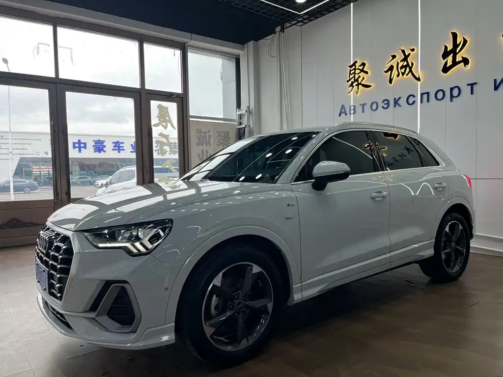 Audi Q3 2023 35 TFSI Fashionable and Dynamic (1.4T) купить на сайте DeffCars