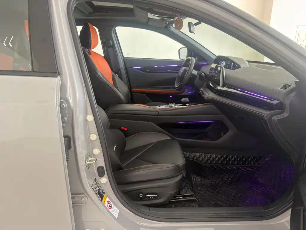 Changan UNI-V Smart iDD 2023 Smart iDD 1.5T 113km smart fun model купить на сайте DeffCars