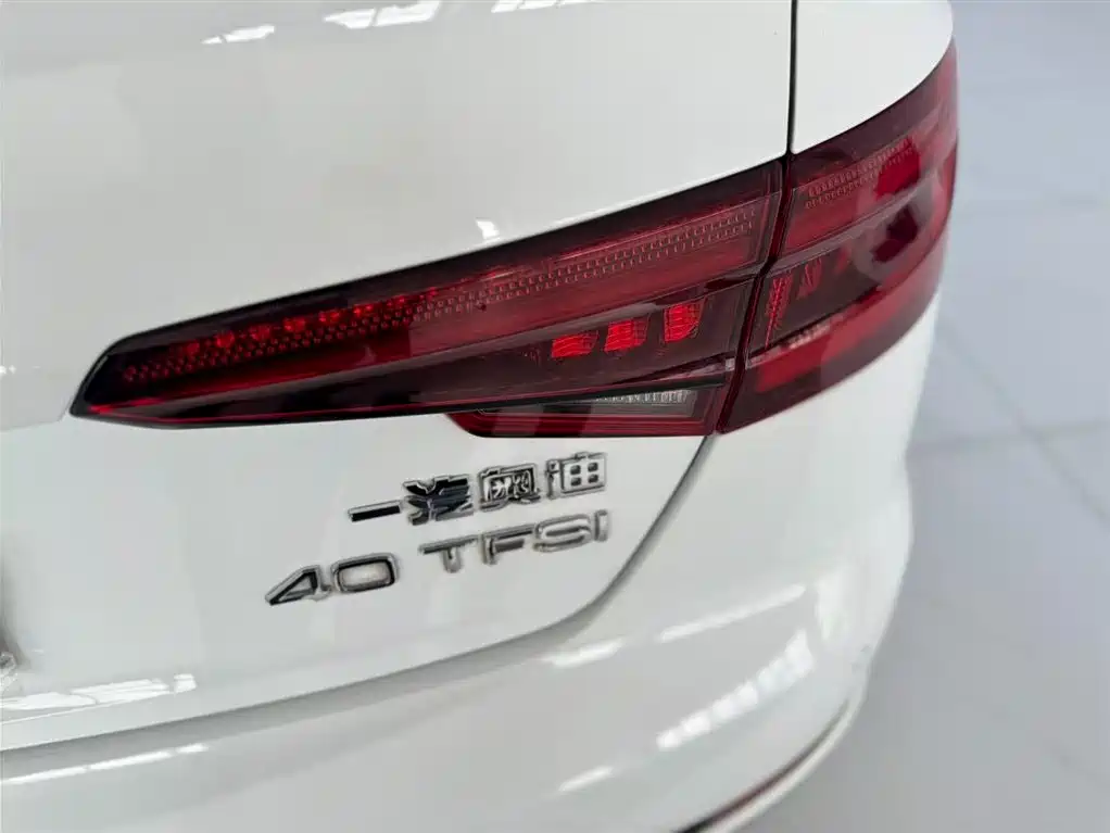 Audi A4L 2018 30th Anniversary Model 40 TFSI Sports купить на сайте DeffCars