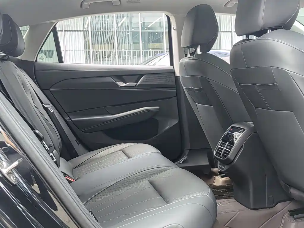 Passat 2025 Pro 380TSI Starry Sky Dragon Edition купить на сайте DeffCars