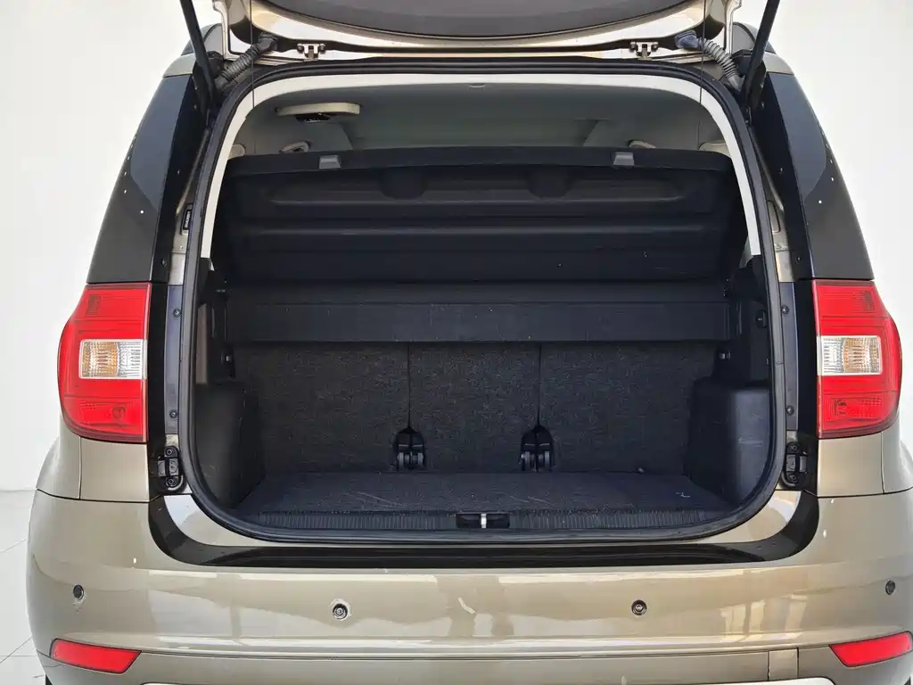 Yeti 2017 TSI280 DSG forward version купить на сайте DeffCars