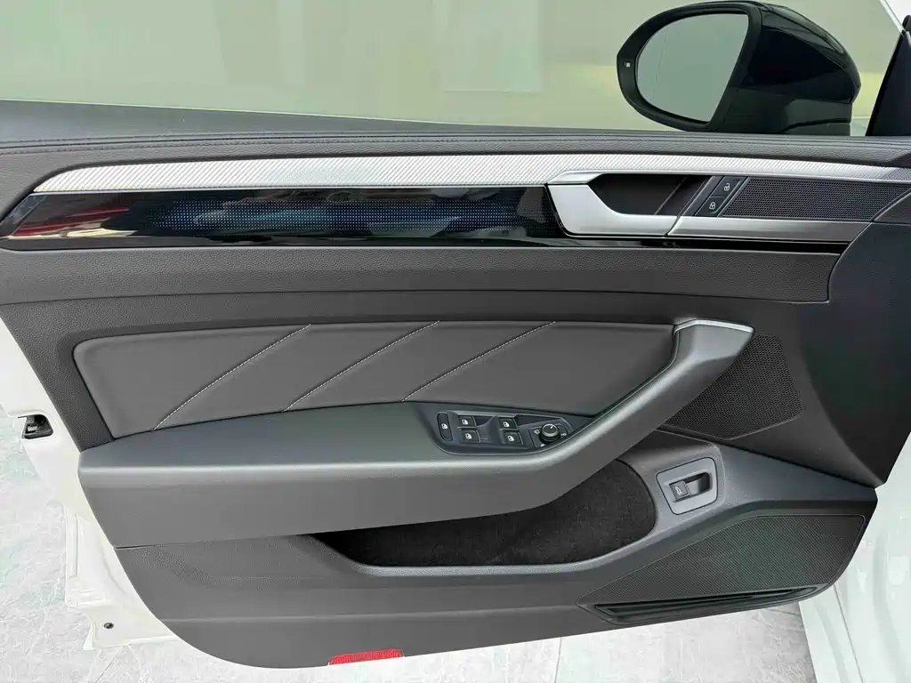 FAW-Volkswagen CC 2024 380TSI eye-catching version купить на сайте DeffCars