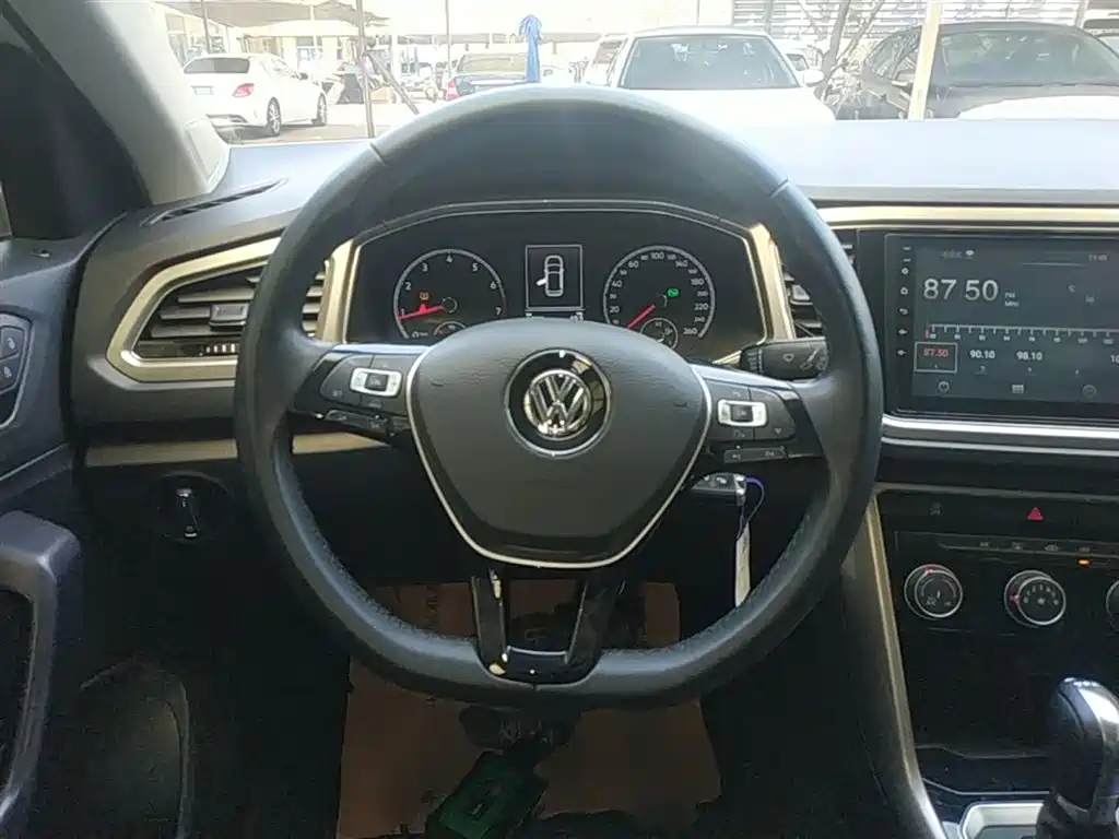T-ROC 2018 model 230TSI DSG two-wheel drive aggressive model National V купить на сайте DeffCars
