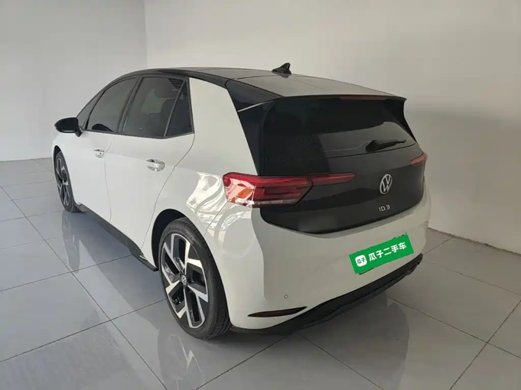 Volkswagen ID.3 2026 Smart Model Outstanding Edition купить на сайте DeffCars