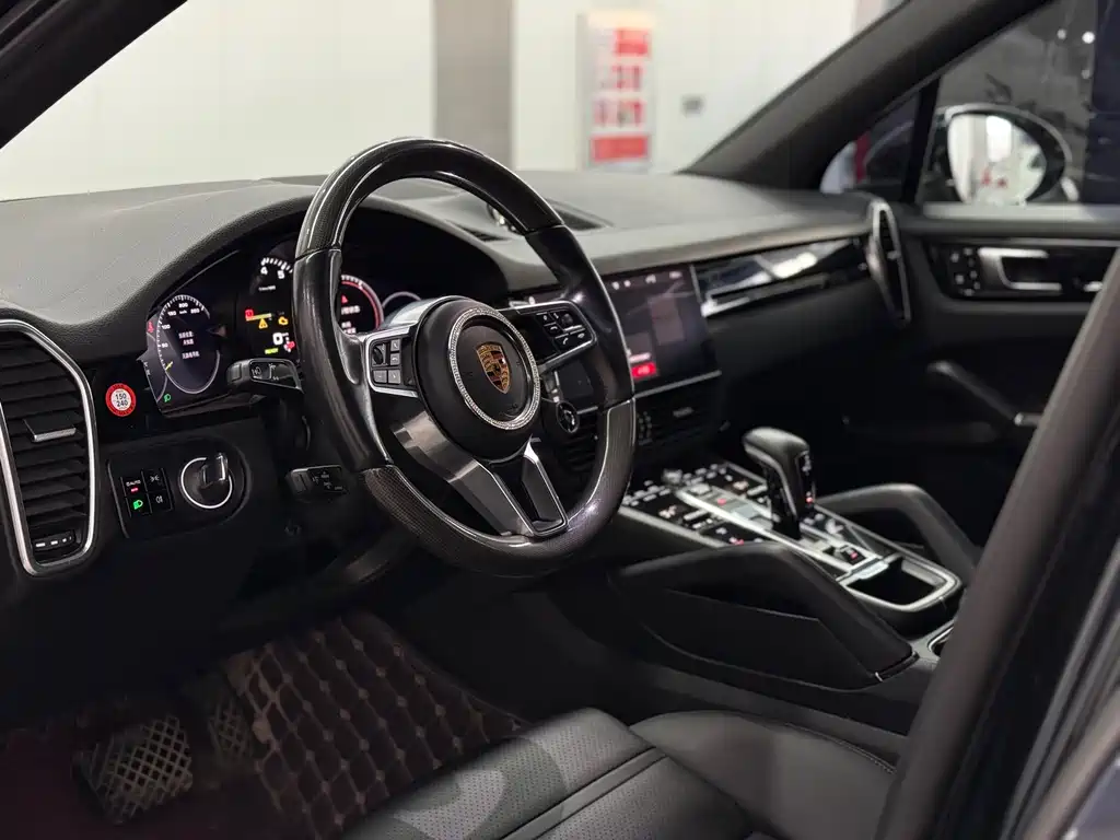 Cayenne New Energy 2020 Cayenne E-Hybrid 2.0T купить на сайте DeffCars