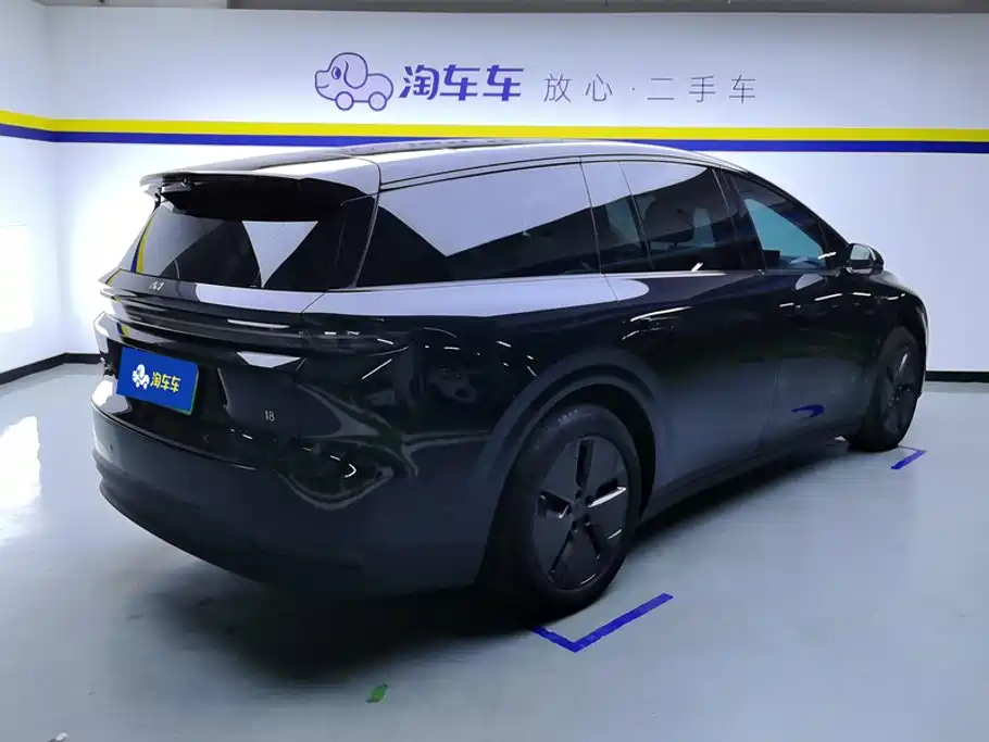Ideal i8 2025 Standard Edition купить на сайте DeffCars