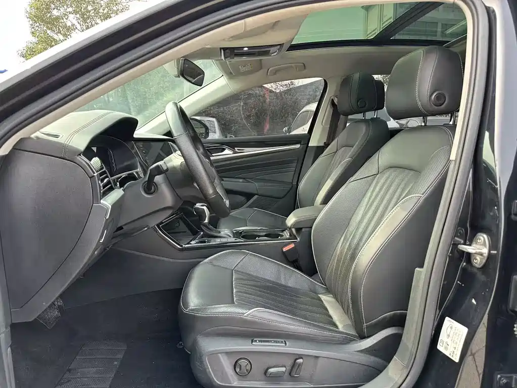 Passat 2023 380TSI Deluxe Edition купить на сайте DeffCars