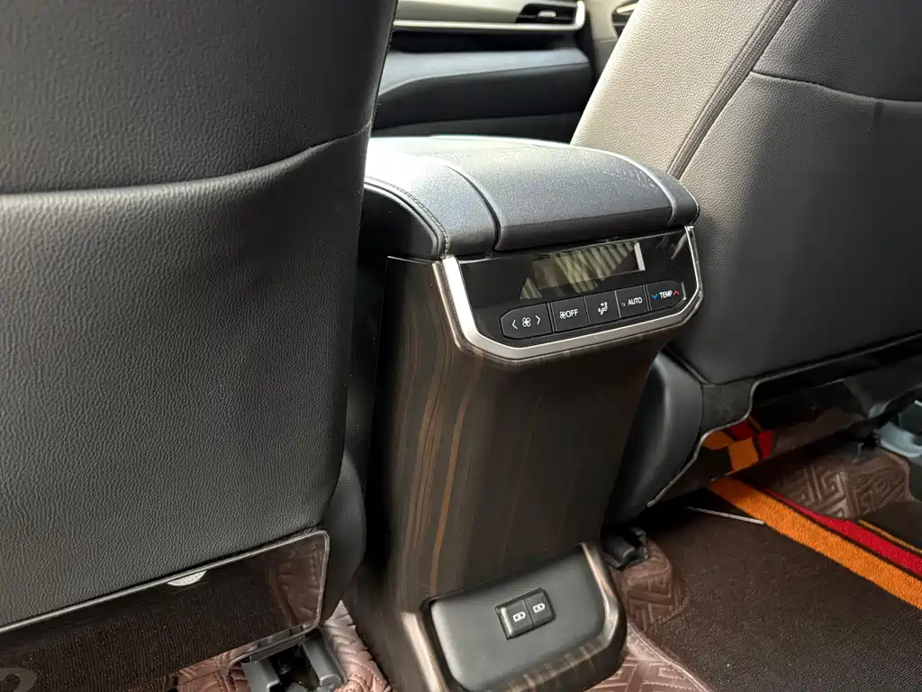 Highlander 2023 2.5L intelligent electric hybrid dual-engine four-wheel drive premium version 7 seats купить на сайте DeffCars