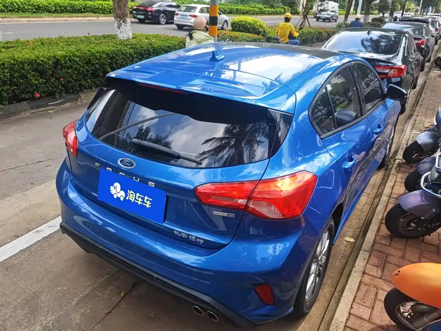 Focus 2020 Hatchback EcoBoost 180 Automatic NeochaEDGE купить на сайте DeffCars