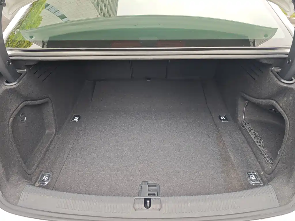 Audi A4L 2019 40 TFSI Enterprising National VI купить на сайте DeffCars