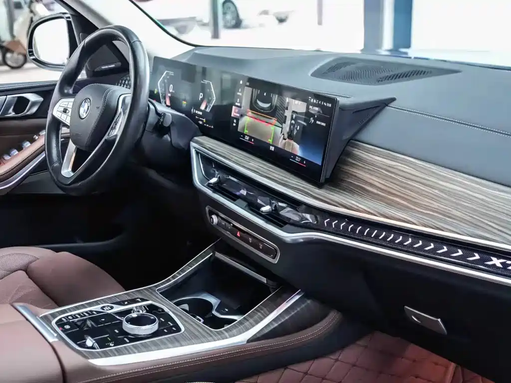 BMW X7 2023 xDrive40i Leading Luxury Package купить на сайте DeffCars