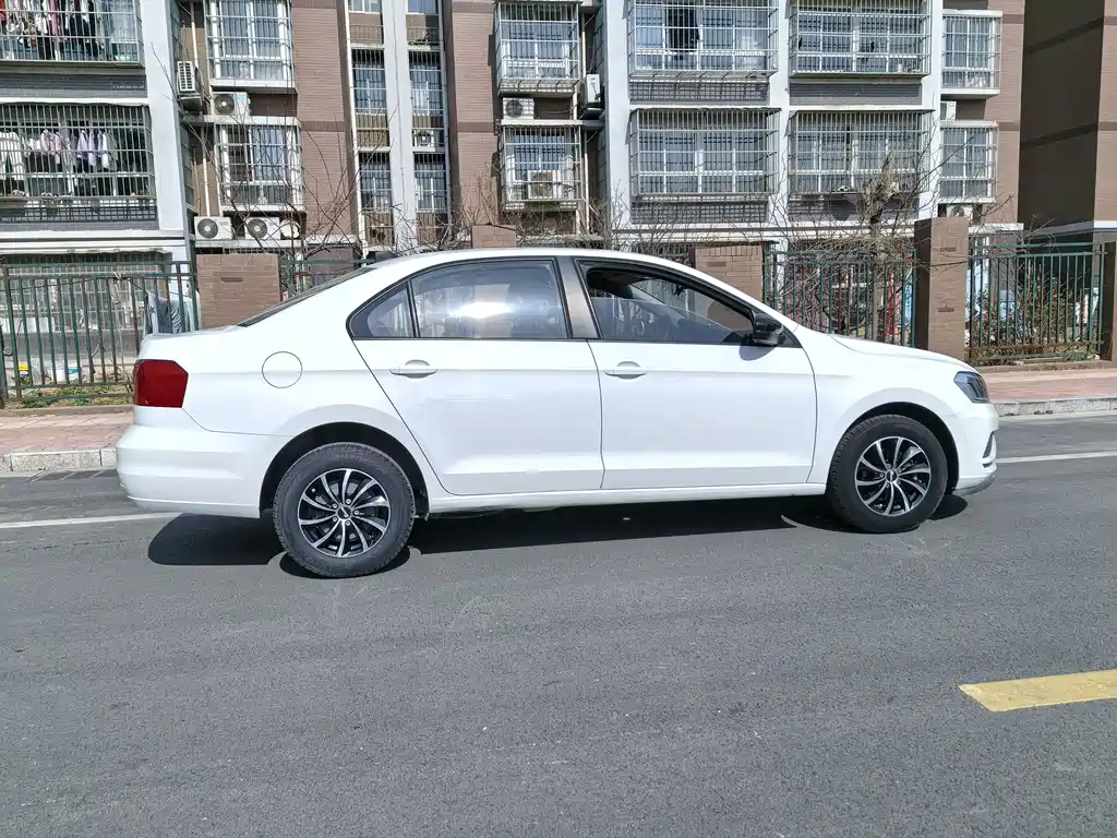 Jetta 2017 1.4L manual fashion model купить на сайте DeffCars