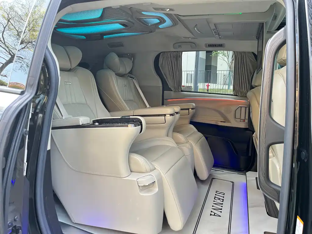 SIENNA 2023 2.5L Hybrid Premium Edition купить на сайте DeffCars