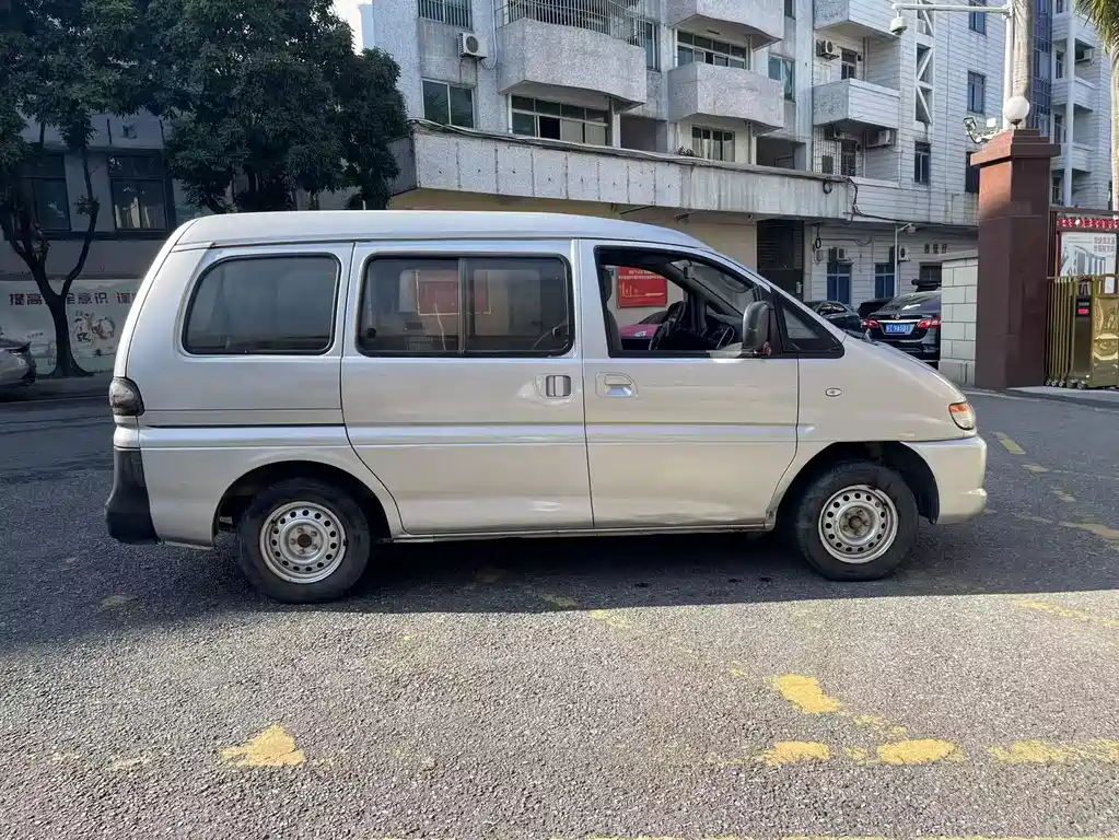 Lingzhi 2016 V3 1.5L 5-seat special edition купить на сайте DeffCars