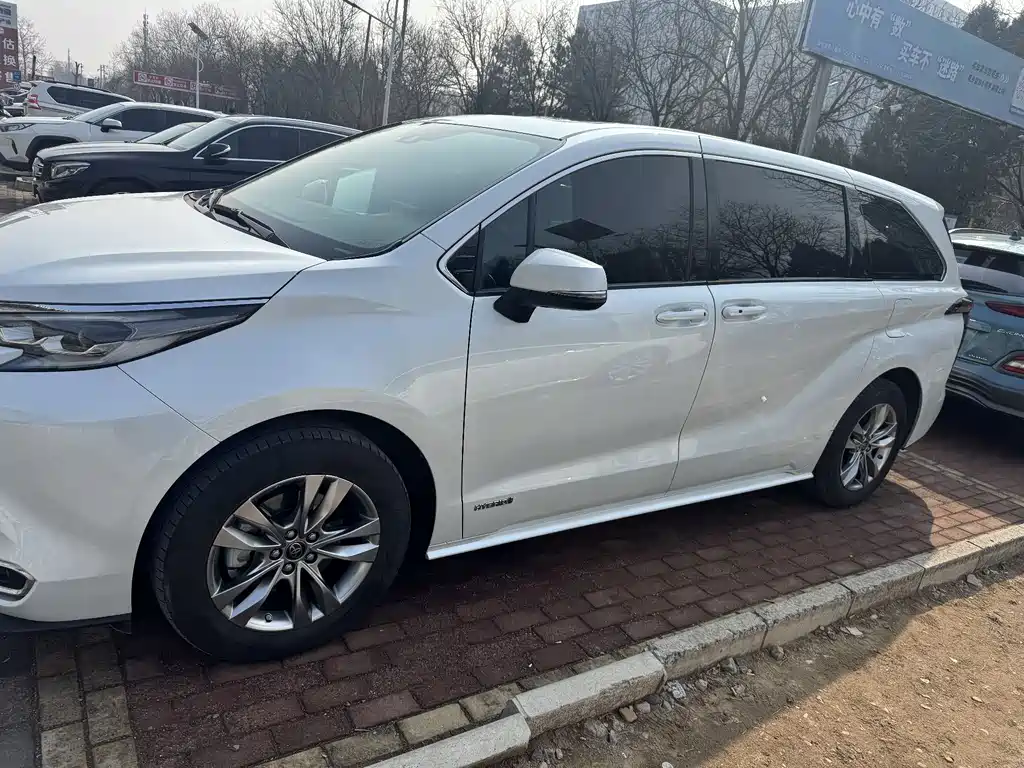 SIENNA 2023 2.5L Hybrid Comfort Edition купить на сайте DeffCars