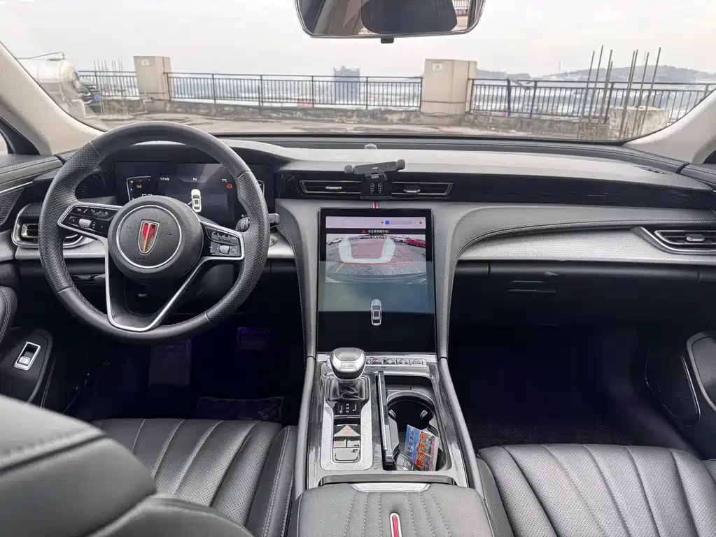Hongqi H5 2023 1.5T DCT Zhilian Qiyue Edition купить на сайте DeffCars