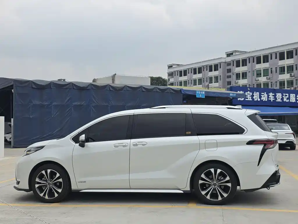 Grevia 2023 2.5L Hybrid Monarch VIP Edition купить на сайте DeffCars