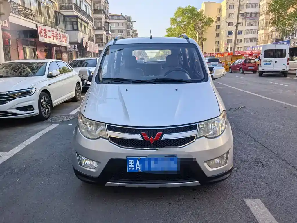 Wuling Hongguang 2014 1.5L S comfort model купить на сайте DeffCars