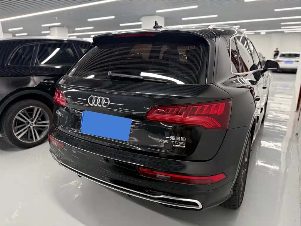 Audi Q5L 2018 45 TFSI Exclusive Fashion Model National VI купить на сайте DeffCars