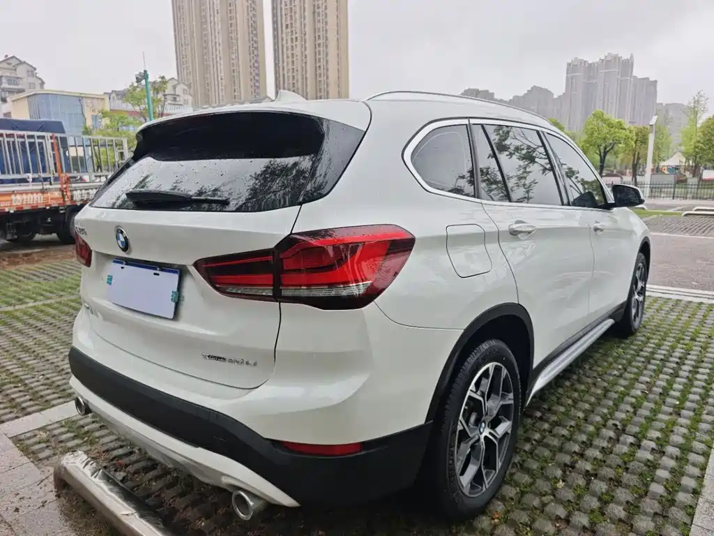 BMW X1 2022 sDrive20Li Exclusive Model купить на сайте DeffCars