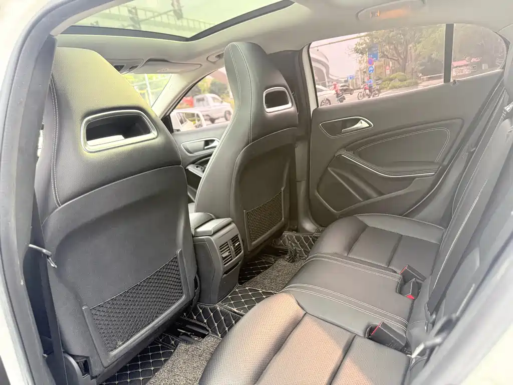 Mercedes-Benz GLA 2017 GLA 200 Dynamic купить на сайте DeffCars