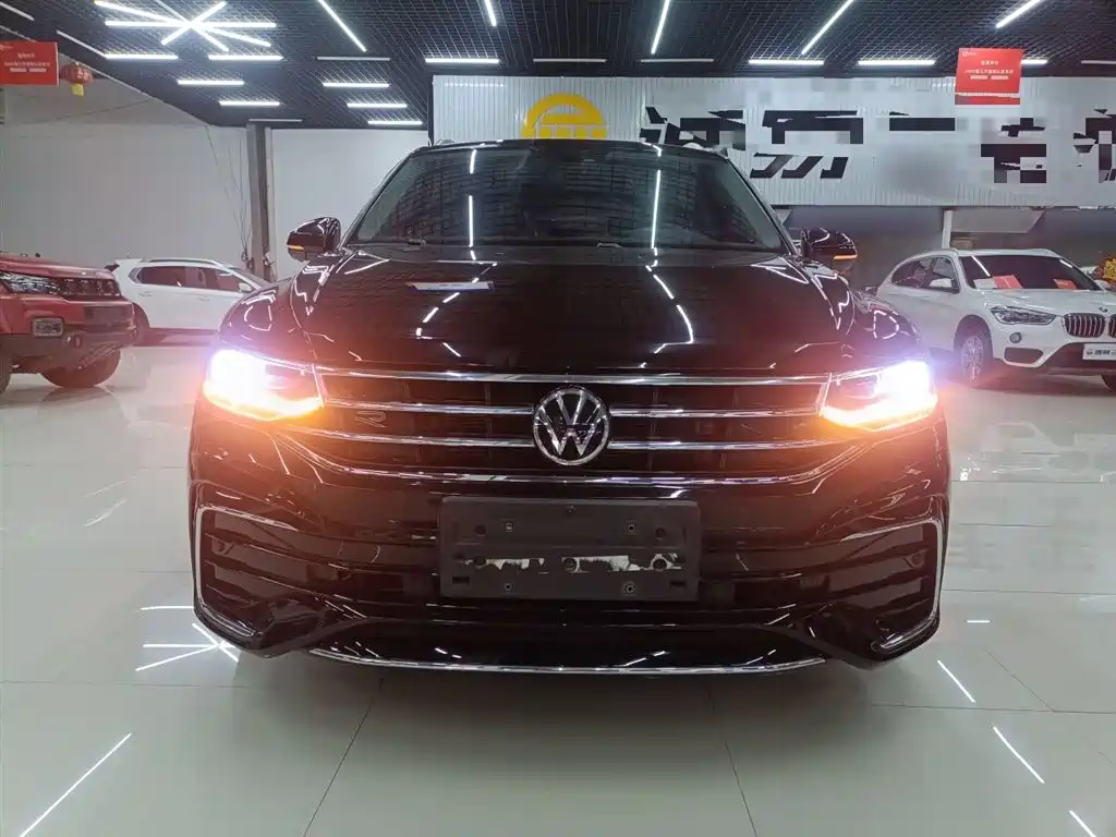 Tiguan L 2022 330TSI automatic two-wheel drive R-Line version купить на сайте DeffCars